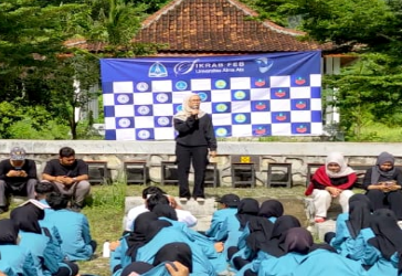 Capacity Building I Prodi Manajemen: Mengasah Kepemimpinan dan Karakter Mahasiswa Sejak Dini