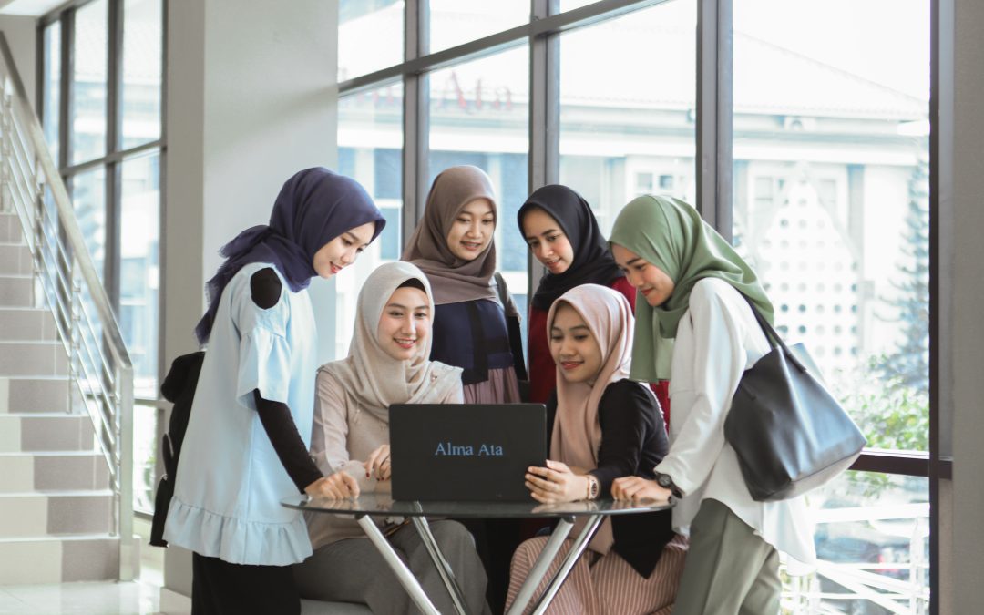 Dosen-Dosen Muda dan Asyik Jadi Daya Tarik Prodi Manajemen Alma Ata